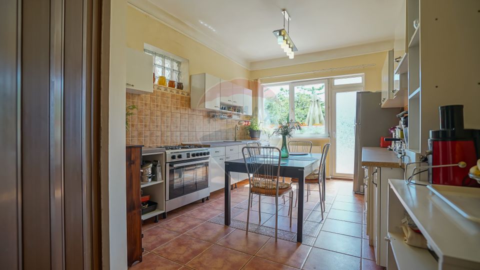 Casa/vila de vanzare, zona unica, Bronzului, cartier Tractorul, Brasov