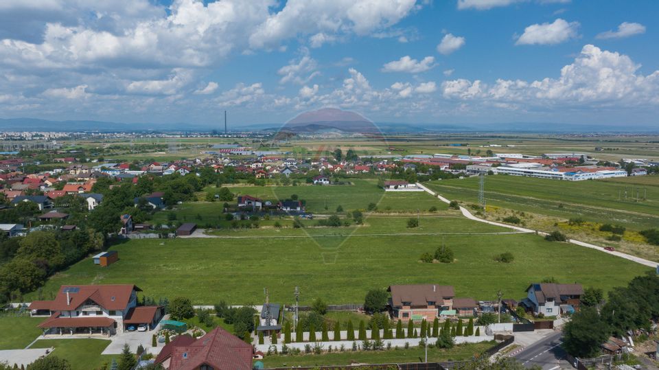 Lot de casa intrare Sacele -Strada Iernii, 588mp