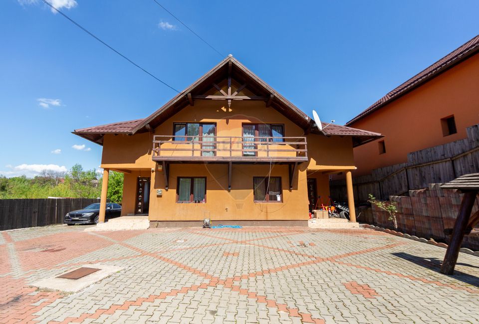 Casă individuala cu priveliste, 5 dormitoare, teren generos Baciu