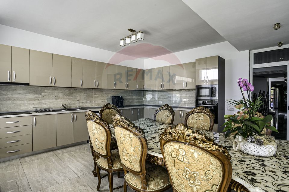 9 room House / Villa for sale, Parneava area