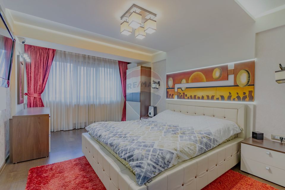 Apartament special | 137.36mp utili | 143mp utili totali | 2009