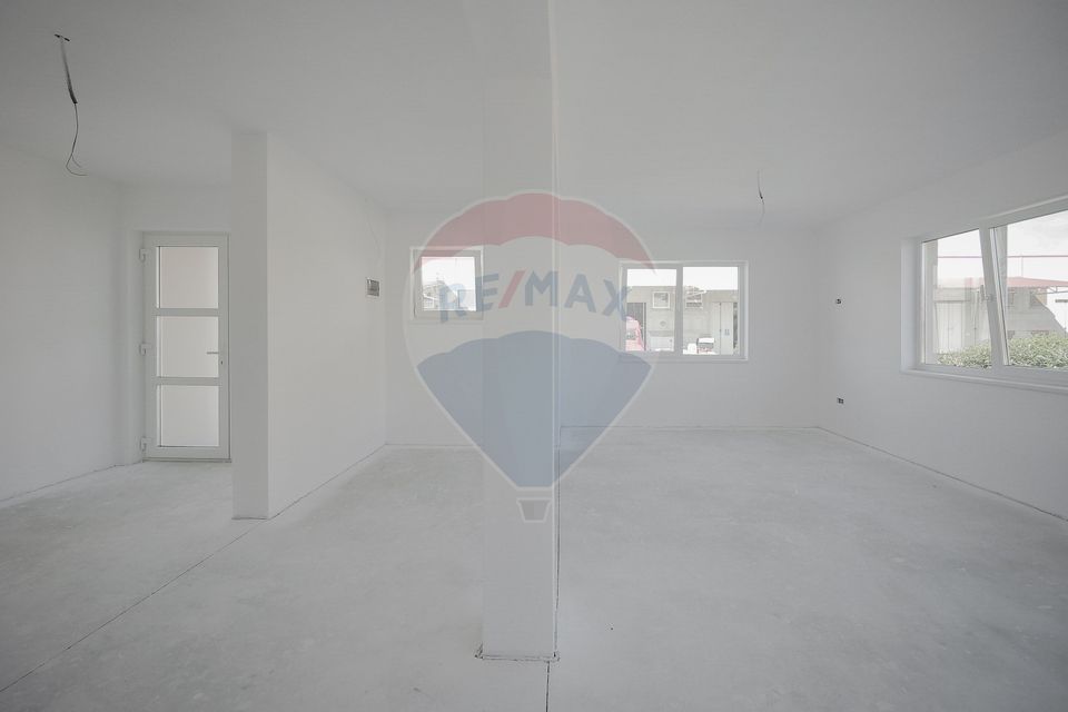 Casă nouă cu 3 Dormitoare, de Vânzare, zona Ioșia