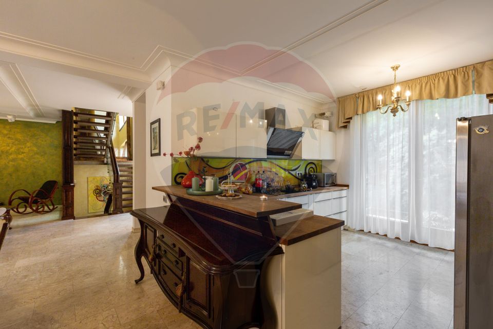 Casă spectaculoasă în Mediaș – reședința antrenorului Cristi Pustai