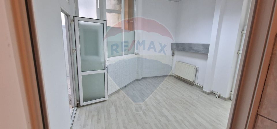 65sq.m Commercial Space for rent, Central area