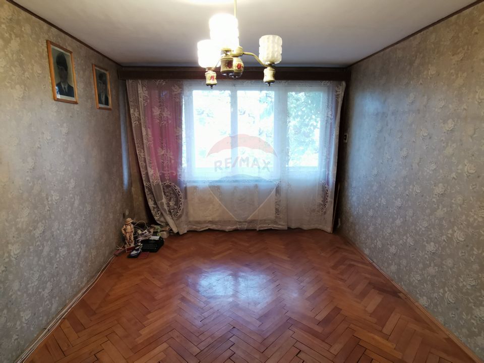 Apartament cu 3 camere de vânzare în zona Ultracentral