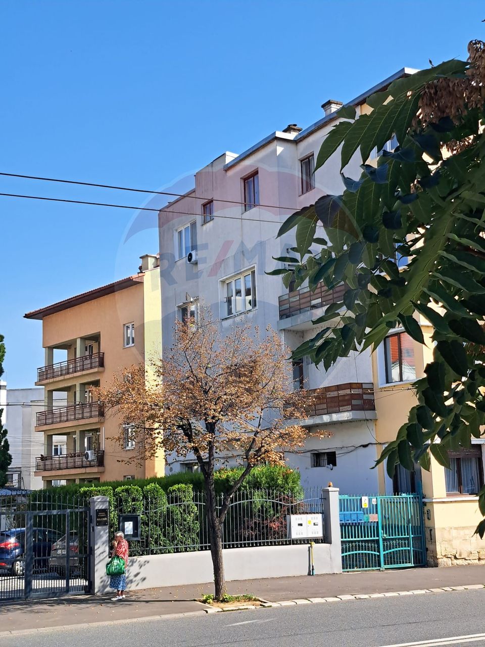 Apartament de închiriat ultracentral , 4 camere,  cu terasa spatioasa