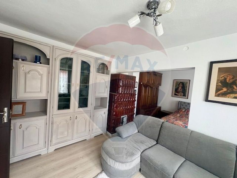 Casă / Vilă cu 6 camere de vânzare