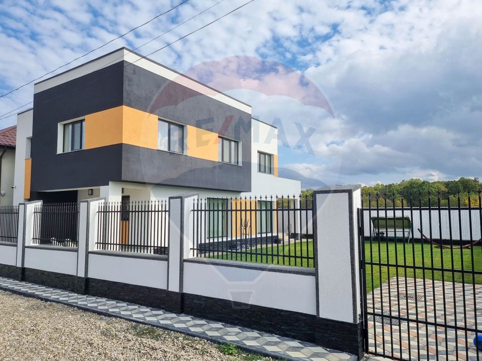 House - Villa 4 rooms in Pantelimon Magic Lake, Cernica forest