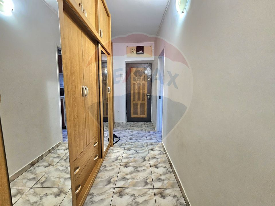 Apartament 3 camere de inchiriat zona Gara Constanta