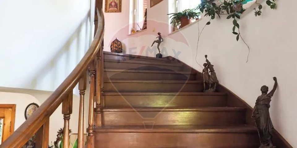 Vila la Lacul Snagov deschidere 21 ml,  ponton propriu