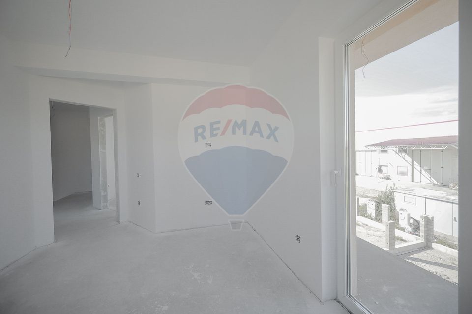 Casă nouă cu 3 Dormitoare, de Vânzare, zona Ioșia