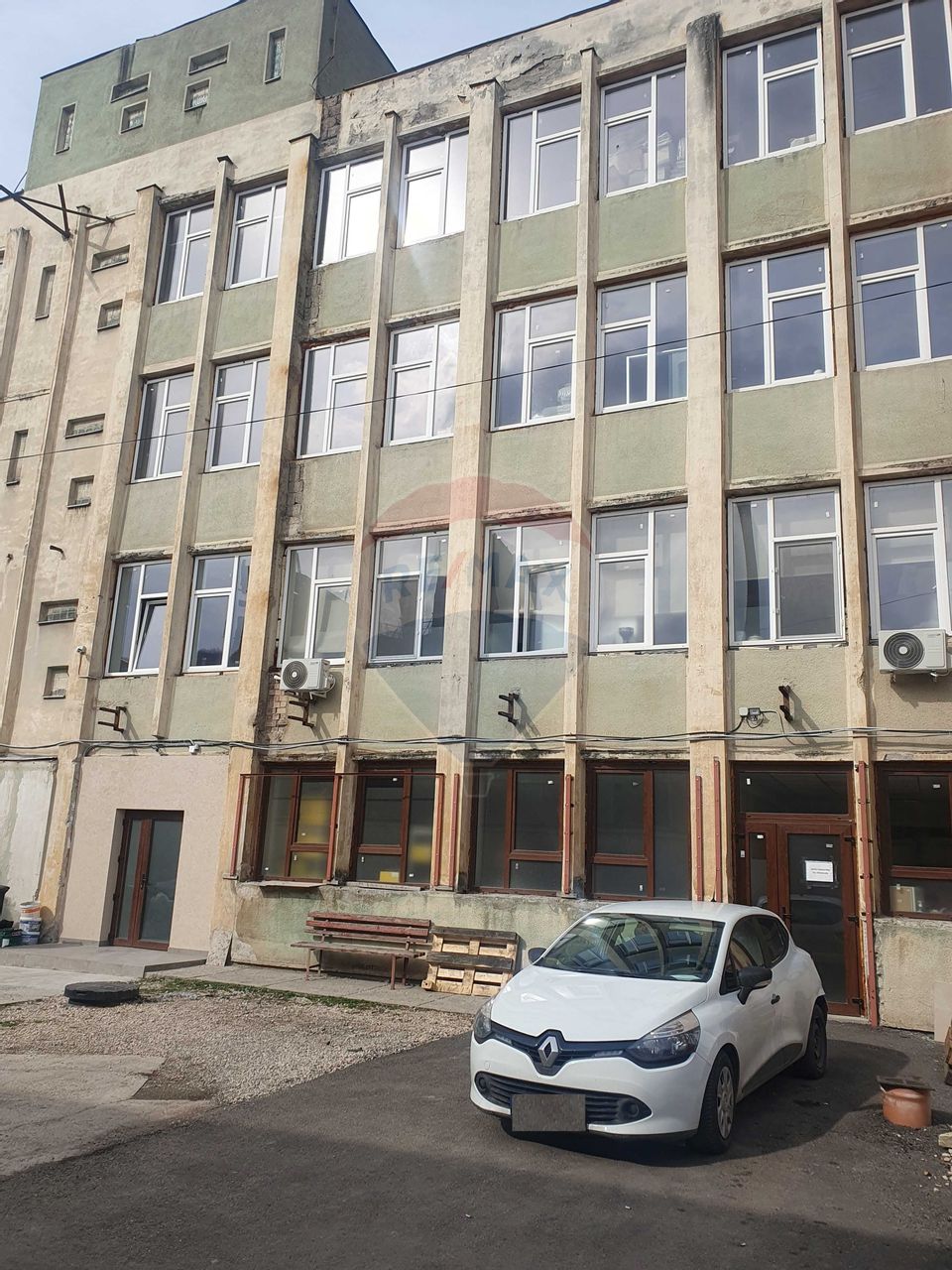 1,289sq.m Office Space for sale, Carierei area