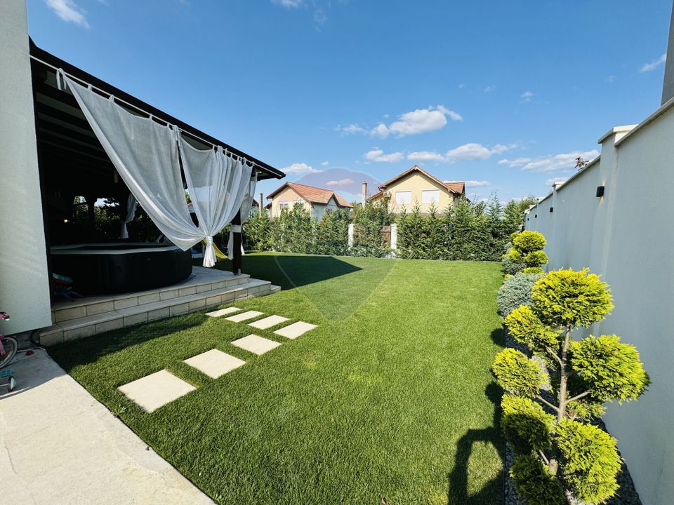 Casă / Vilă 5 camere,piscina Cart.Orizont 2 zona Metropolitana Oradea