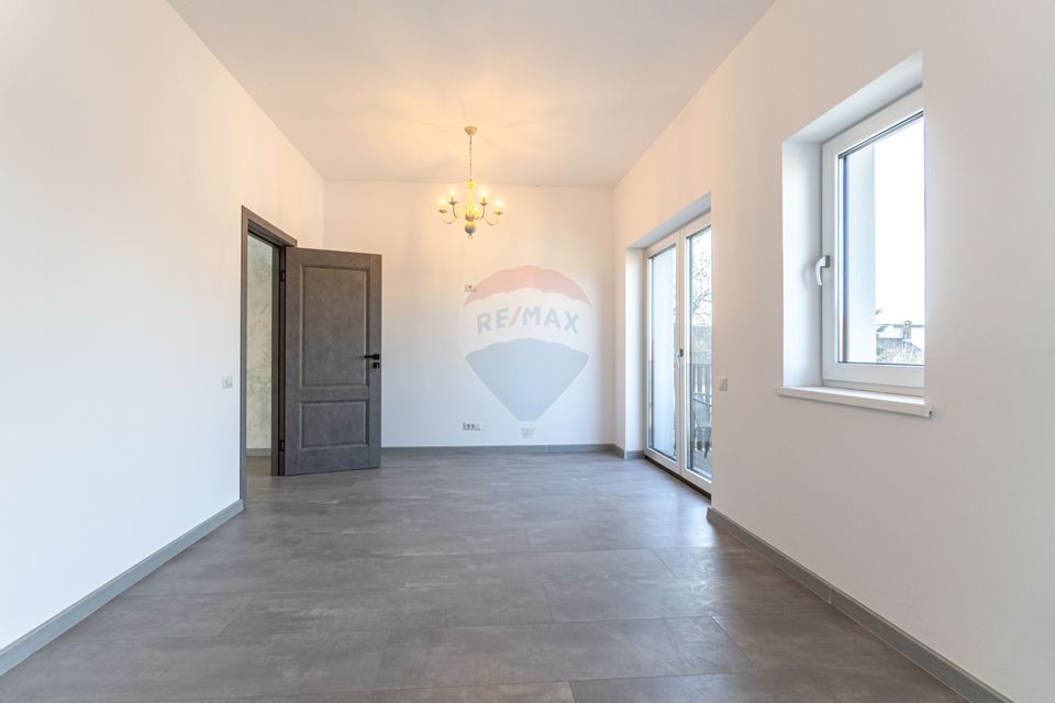 CASE NOI ÎN ARHITECTURĂ ALPINO-MODERNĂ CU ALEE PRIVATA | CRISTIAN