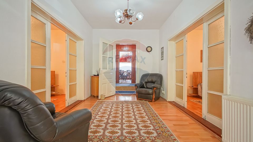 Vilă cu farmec istoric în Bușteni, pensiune sau locuință de vacanță!