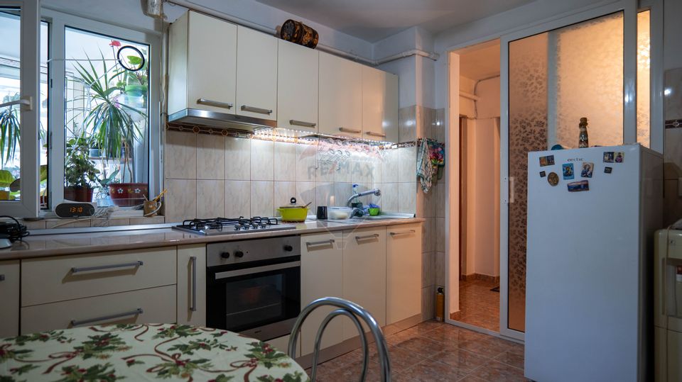 3 room Apartment for sale, Rahova area