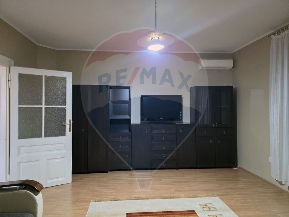 Inchiriere casă cu terasa si curte zona Piata Mica Spitalul Judetean