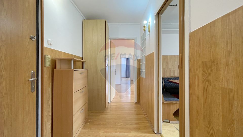 Apartament cu 3 camere de închiriat în zona Astra
