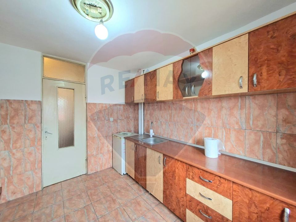Apartament 3 camere, 96 mp, central, Sebiș – exclusiv RE/MAX