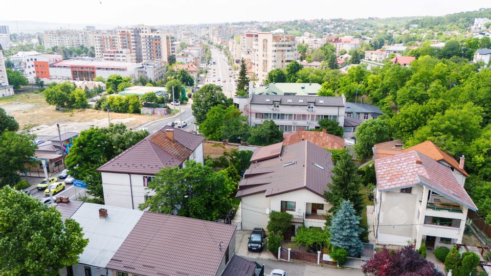Apartament 3 camere pe strada Păcurari