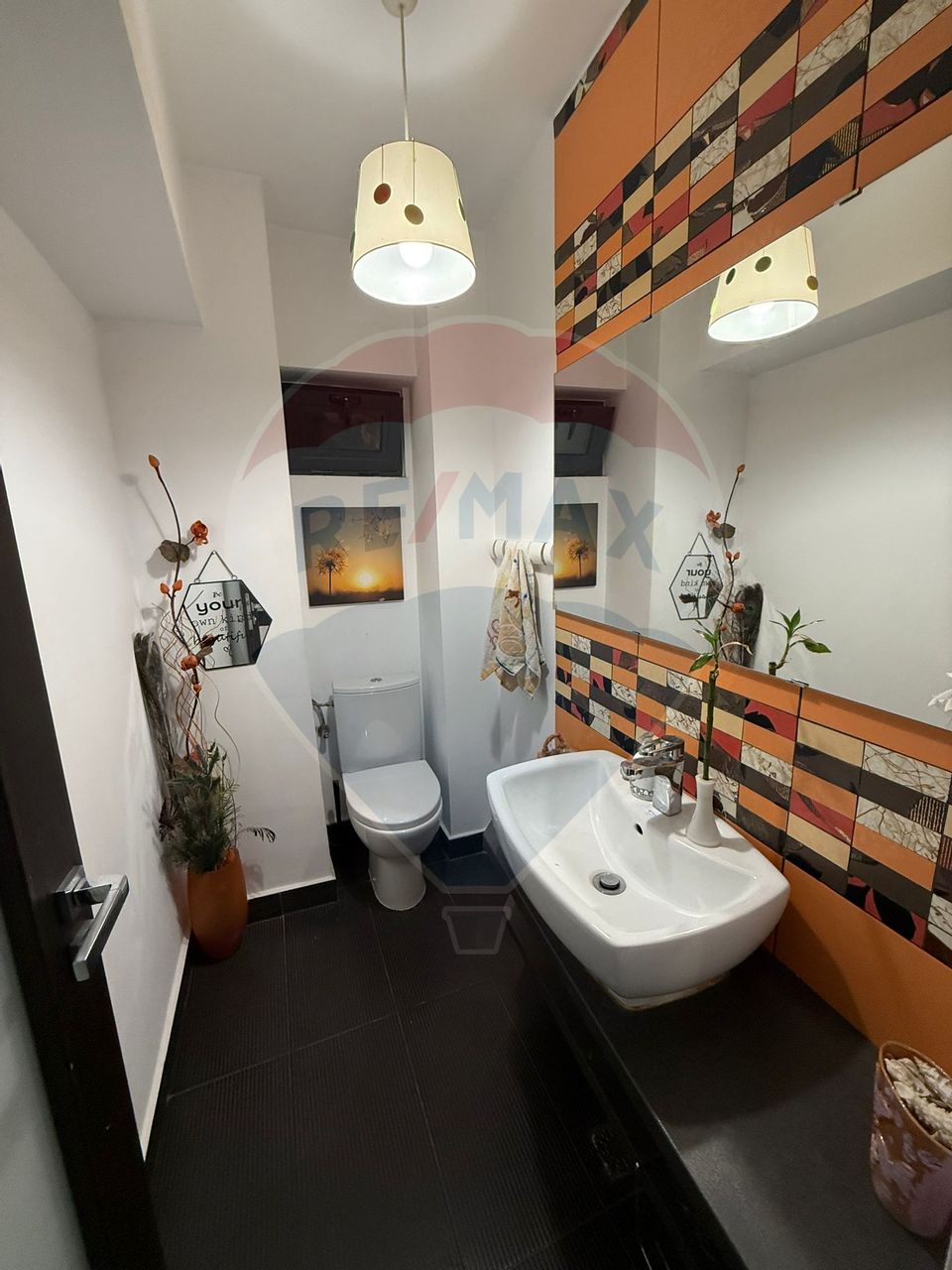 Apartament cu 4 camere de închiriat în zona Ultracentral