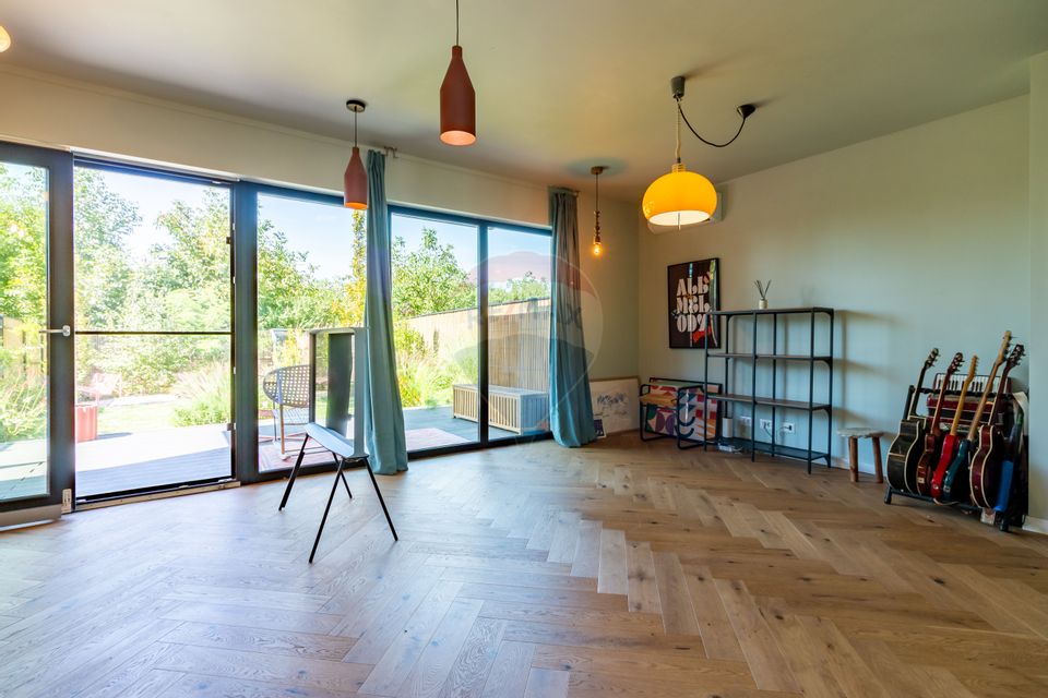 House for sale, Corbeanca area, Lake Hill