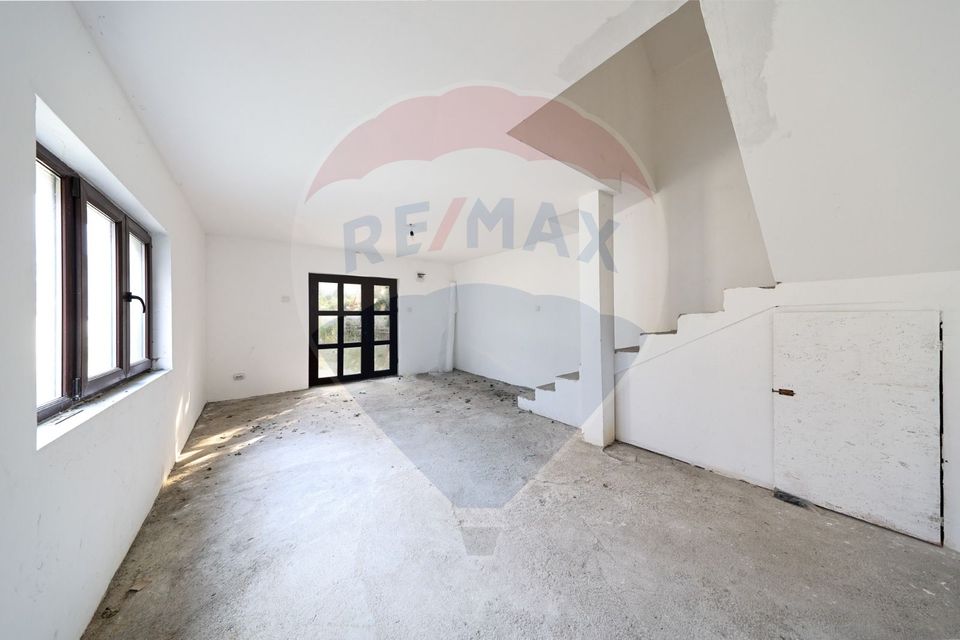 Vilă cu 3 camere de vânzare în Sacele