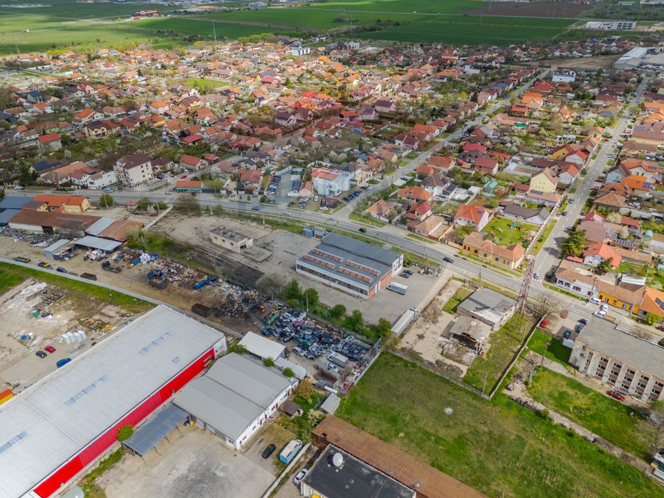 Teren 7619mp cu hala industriala/comerciala, FS - 110 ml de vanzare