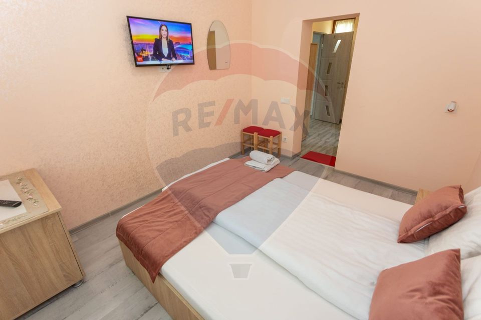 Pensiune agroturistică cu 6 camere + Casă de locuit, de vânzare