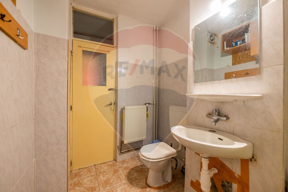 Apartament cu 3 camere de vânzare în zona Alfa