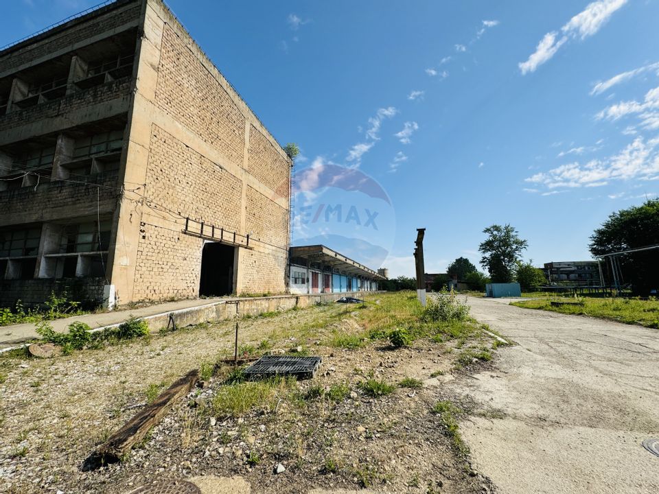 Teren Oradea 30.207mp cu constructii/Calea Borsului/P.Industrial 1