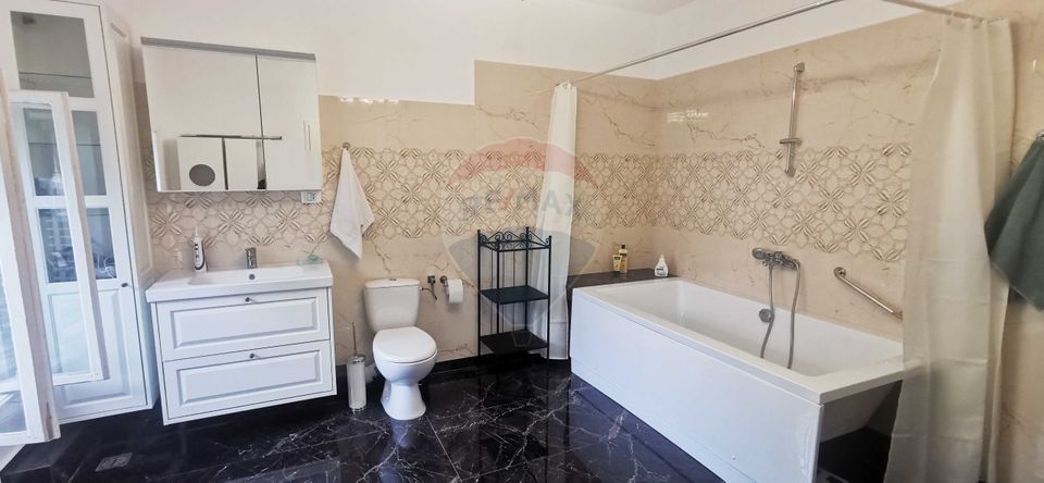 Casa / Vila cu 8 camere de vanzare în zona Cotroceni