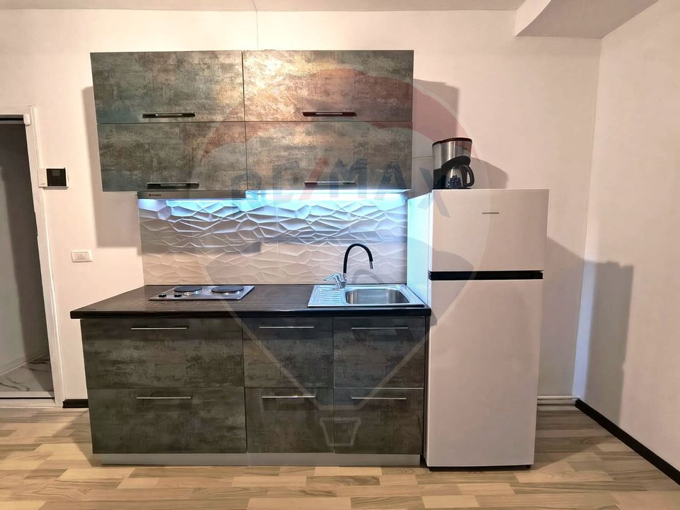 Apartament cu 3 camere de închiriat în zona Km 5