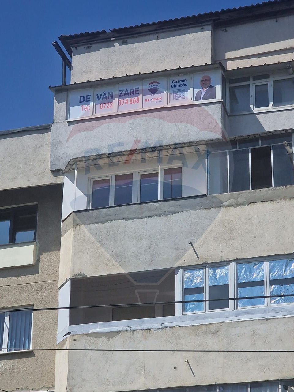 Apartament cu 3 camere de vânzare în zona Stefan cel Mare