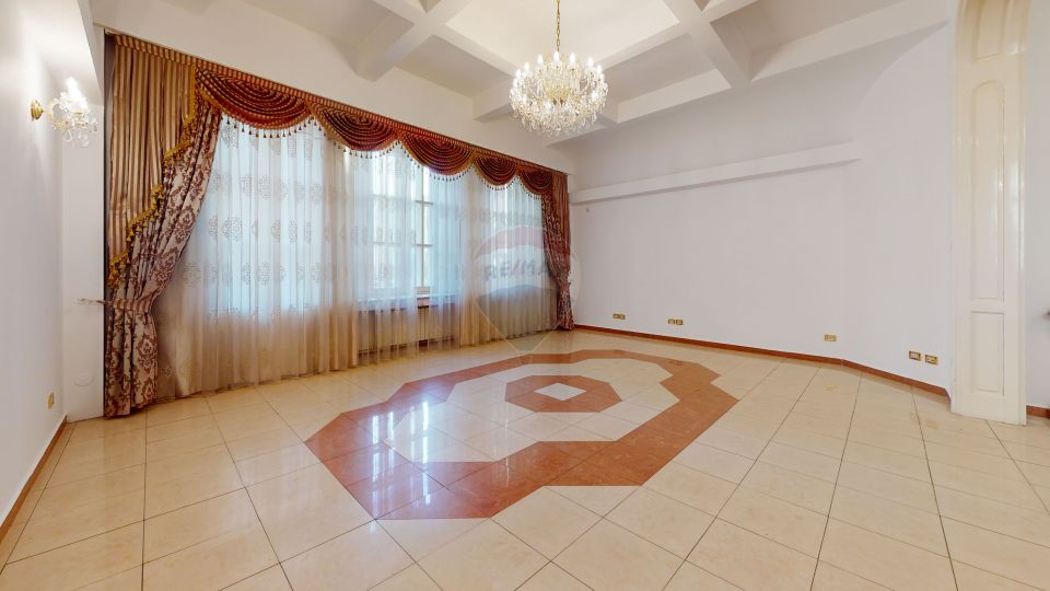 Spatiu deosebit | Destinatie mixta | Locuri parcare | 13 Septembrie