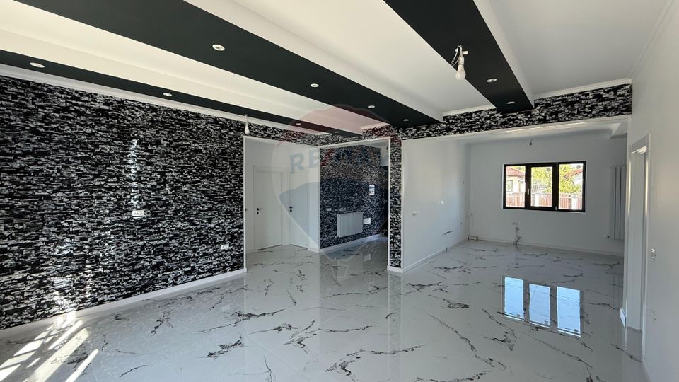 4 room House / Villa for sale, Est area