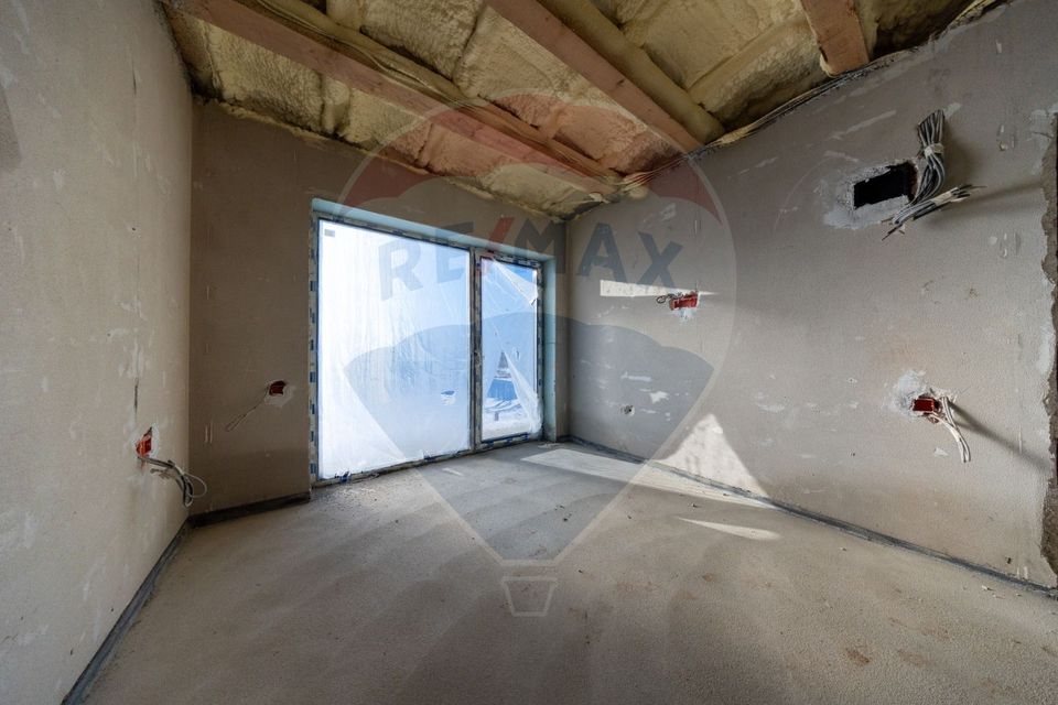 DUPLEX NOU, curte, cartier Izvor!