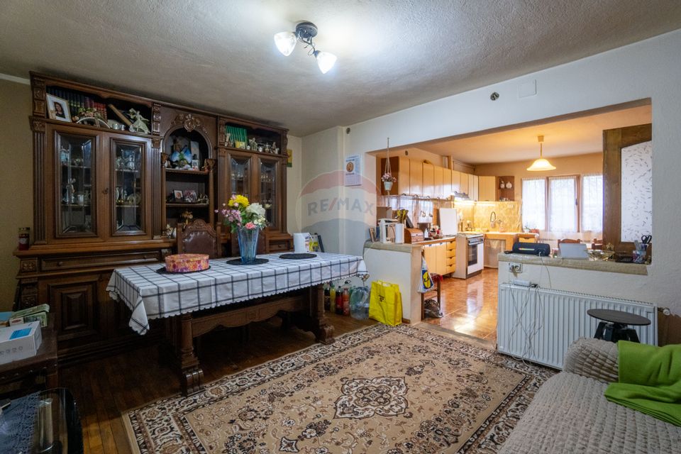 6 room House / Villa for sale