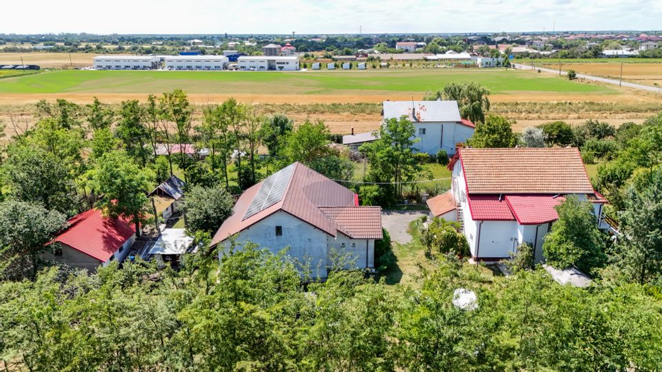 Casa+Laborator+ Teren 12.700 mp + casa de vacanta - Bolintin Vale