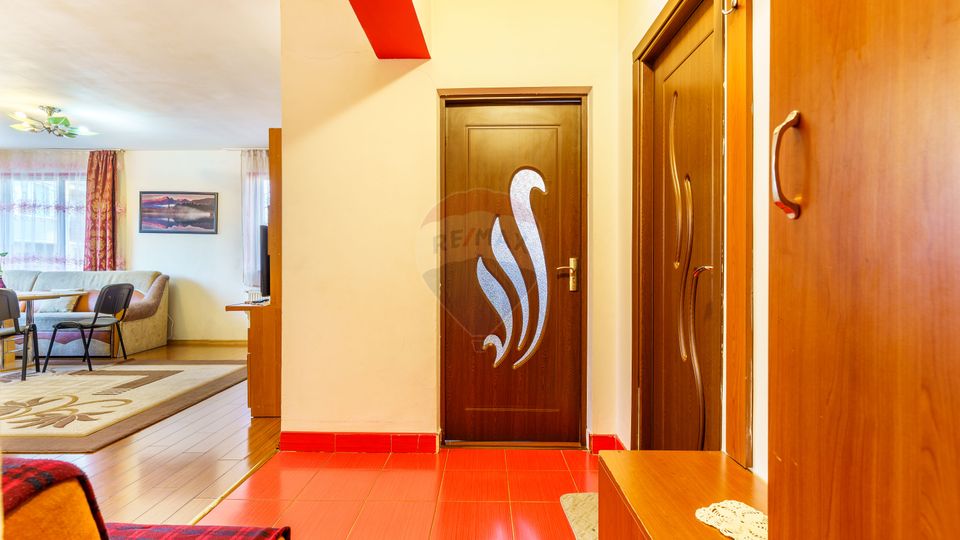 Apartament de vanzare, 2 camere, Str. Florilor Nr.186, Floresti