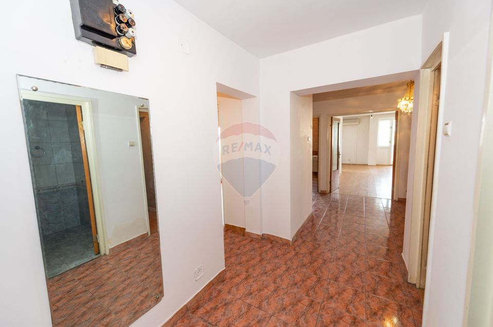 Apartament 3 camere + boxa de vanzare, Panduri, Marriott, 4 balcoane