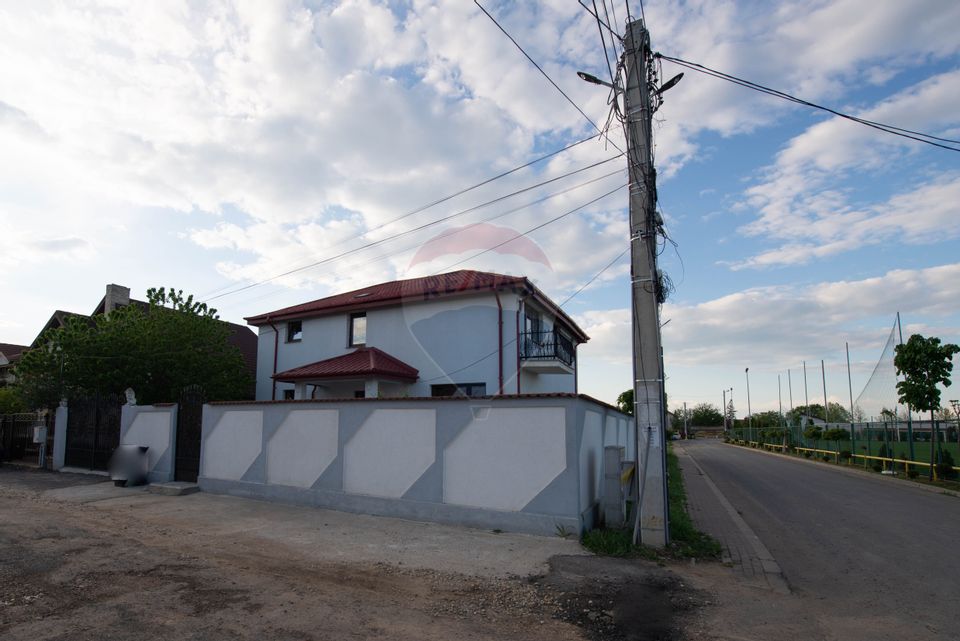 Casa / Vila cu 5 camere de vanzare Glina strada Primaverii