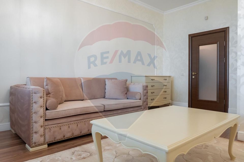 Penthouse de vanzare in Mamaia vedere frontala lac si marea Neagra