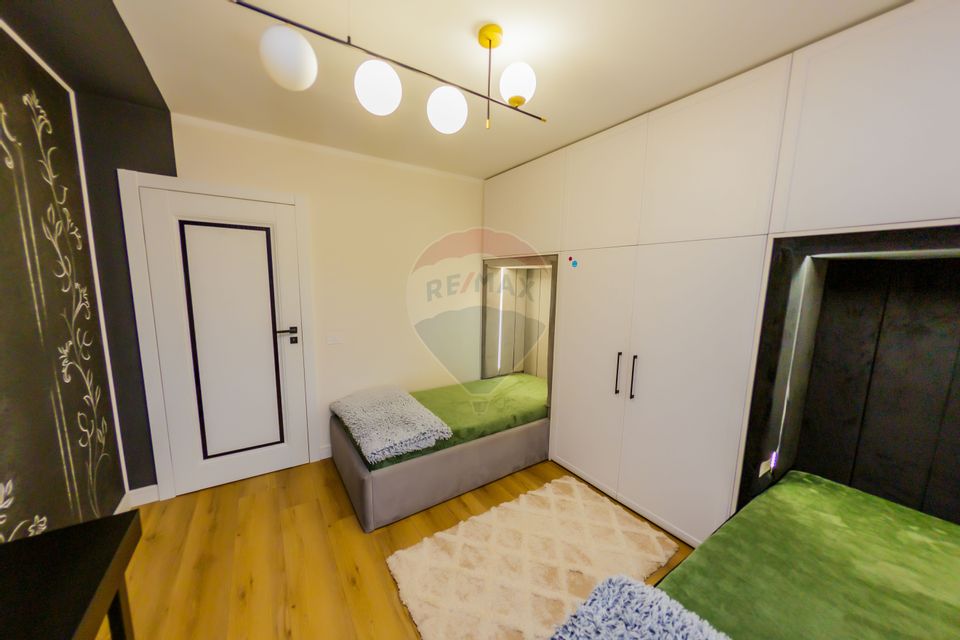 DE Vanzare Apartament  3 camere - Ultrafinisat