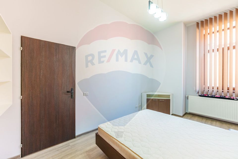 Apartament modern 2 camere + curte de închiriat Ultracentral