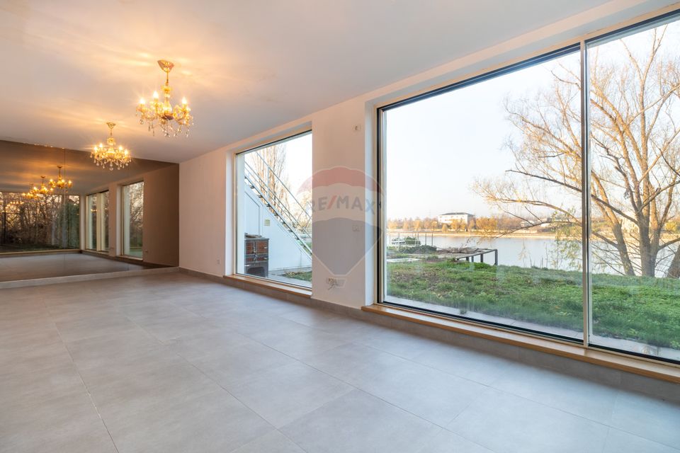 Vanzare Vila 5 camere cu terase mari si priveliste directa la lac