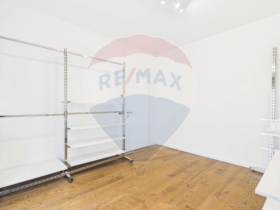 Vila eleganta cu piscina si terasa generoasa – zona Erou Iancu Nicolae