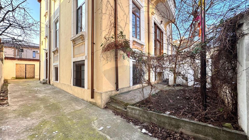 Vila de vanzare in zona peninsulara Constanta