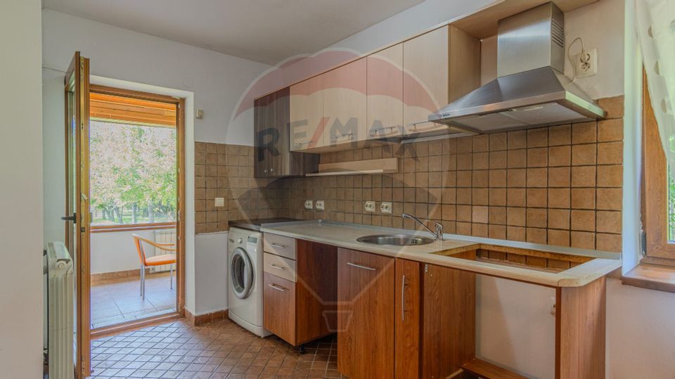 Casa CU POVESTE rezidential/ vacanta in Teliu cu 1700 mp teren!