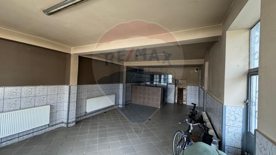 155sq.m Commercial Space for rent, Central area